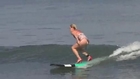 plusieurs femmes Surfent avec des talons hauts ! respect